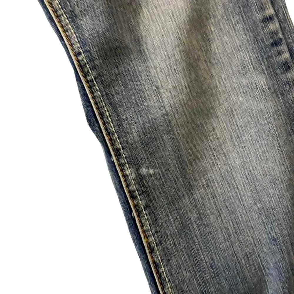 RED RIVET - Picture 3 of 6